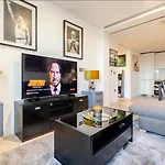 Private 2 Beds Apartment By Mayfair